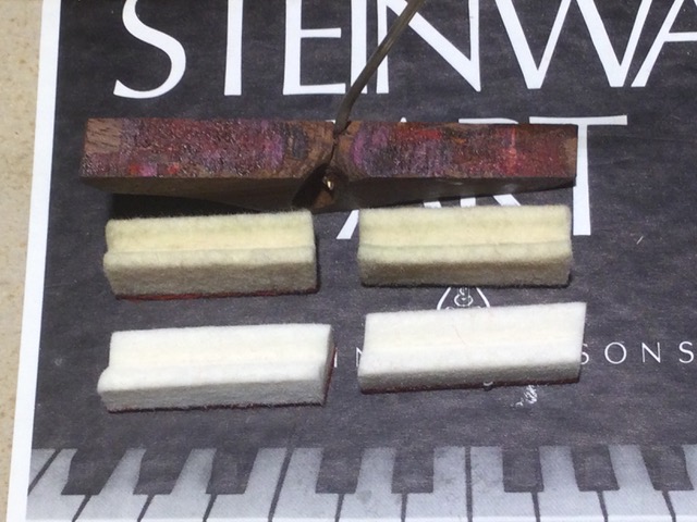 Nuovi feltri dei bassi con taglio obliquo "Steinway"